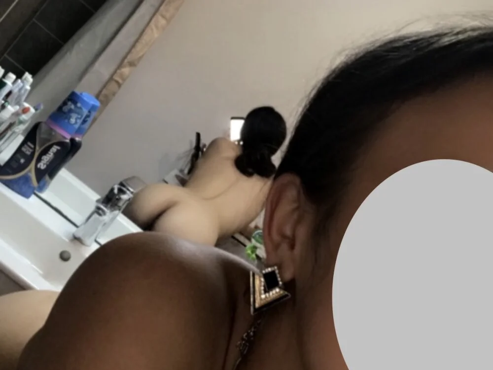 louna1753's Offline XXX Chat