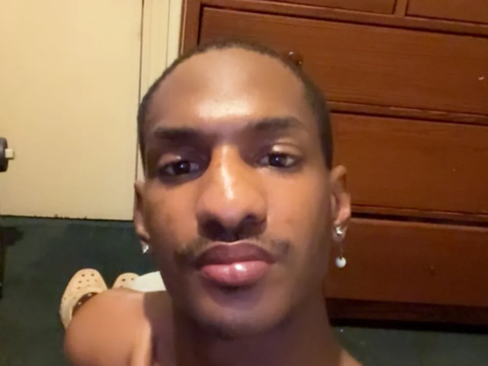 BlkSub4Dom's Offline Chat Room
