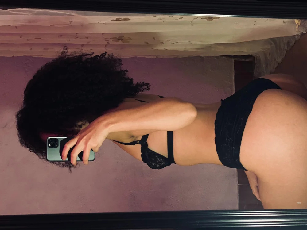 petitecurlybrunette's Offline XXX Chat