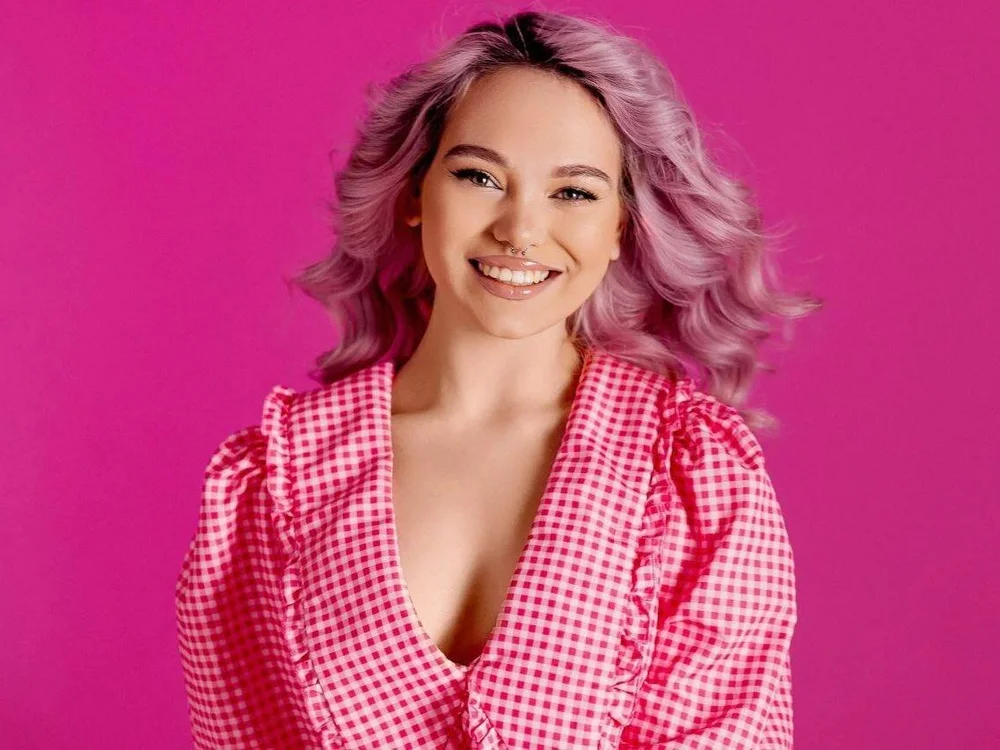 Anna_Delonn Offline XXX chat