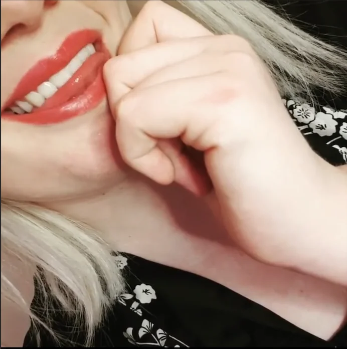 Offline chatovací místnost Kitty_Marie