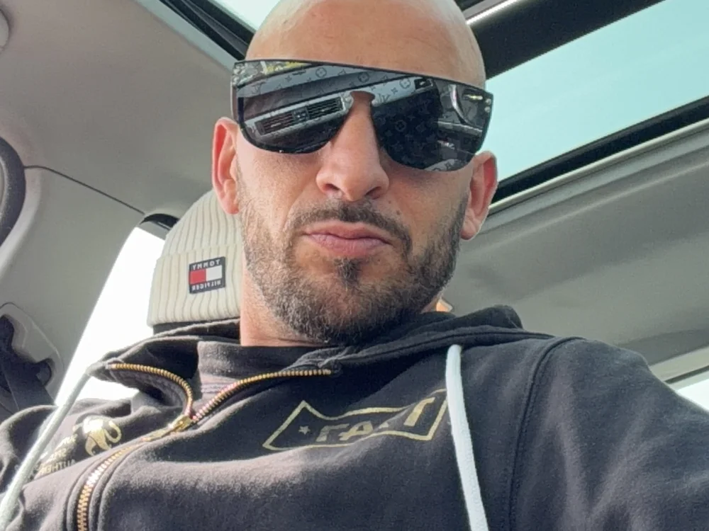 mazzetta1988n Offline XXX chat