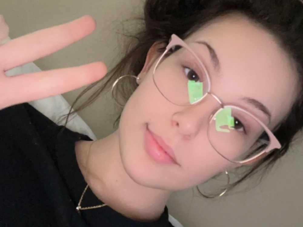 luvbugvvv's Offline Chat Room