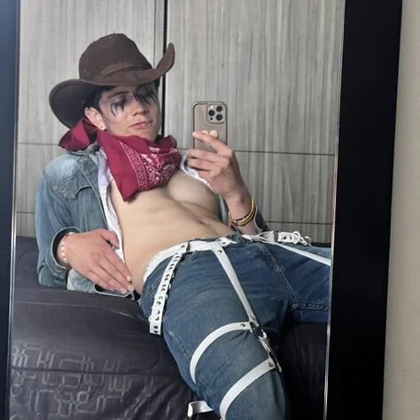 Stolas_ying Adlı Modelin Çevrimdışı XXX Sohbeti