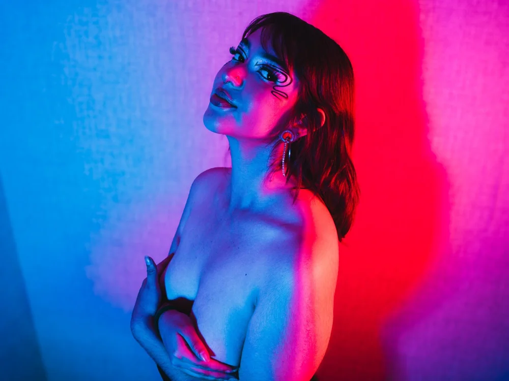 AlizCameron অফলাইন XXX চ্যাট