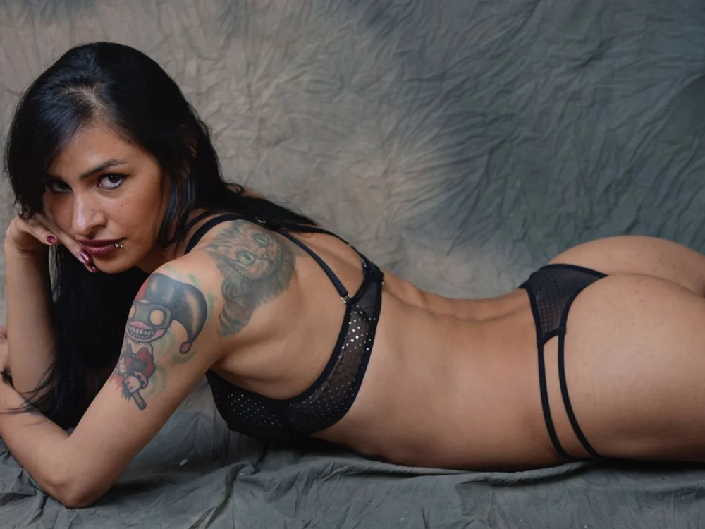 LeelaQ_ChrisS Chat XXX offline