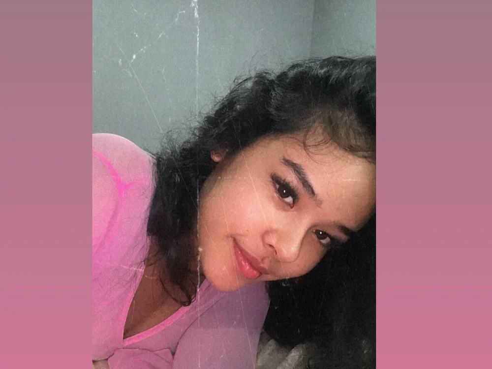 Naomi_2619's Offline XXX Chat