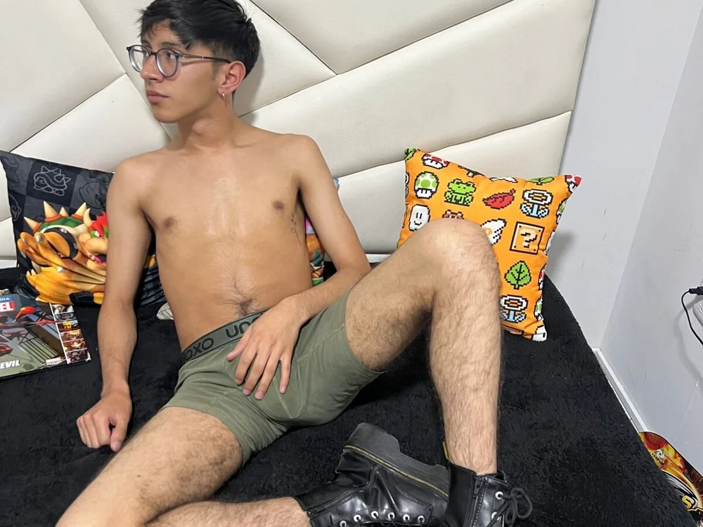 TWINK_JOSS' Offline Chat Room