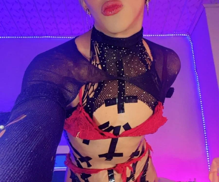 Офлайн-чат XXX evelyn_kitty1