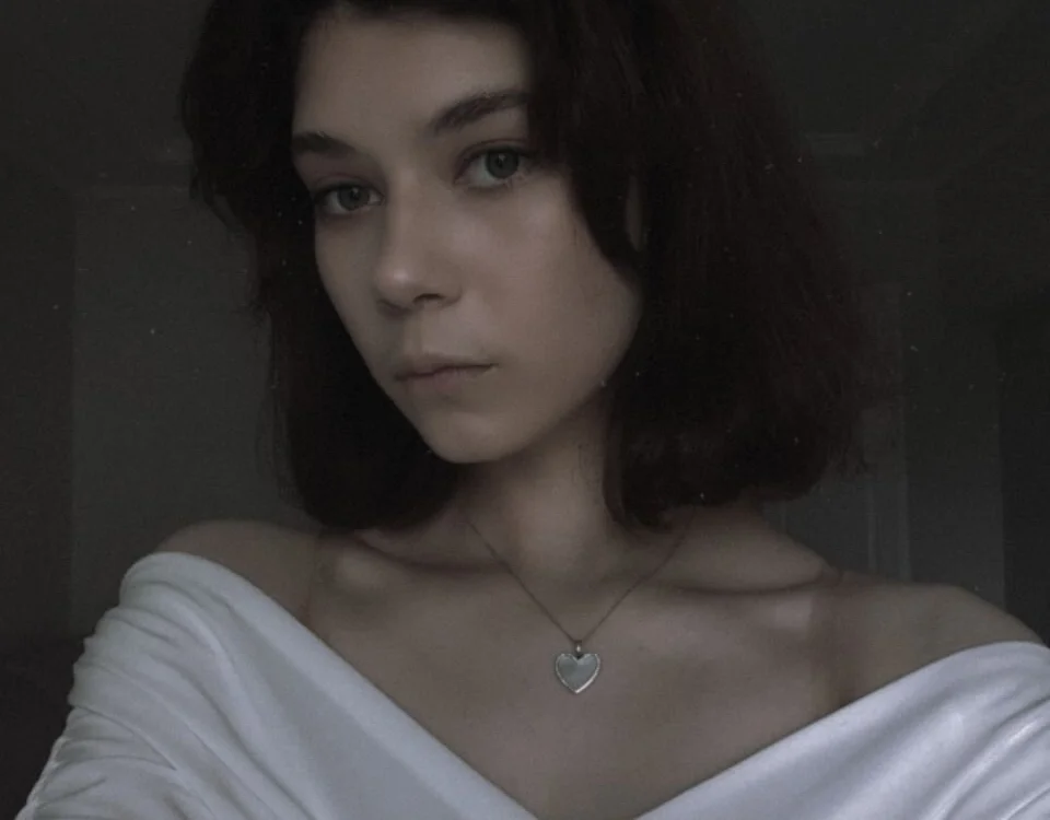 PhilomenaCrook's Offline Chat Room
