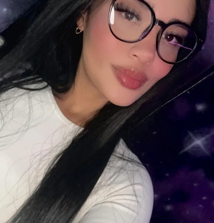 ValentinaRojass_'s Offline XXX Chat