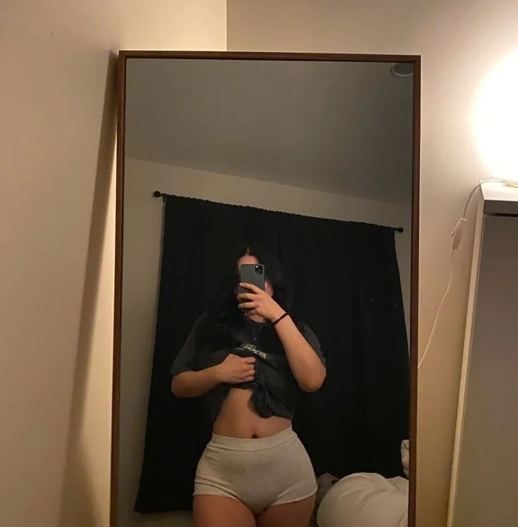 ur_girlxicova's most recent online preview