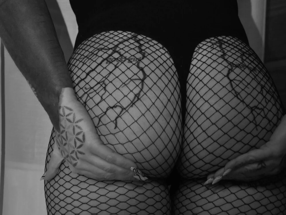 emmifly Adlı Modelin Çevrimdışı XXX Sohbeti