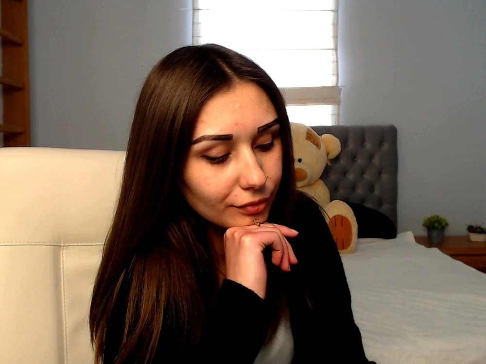 CateDark_'s Offline Chat Room