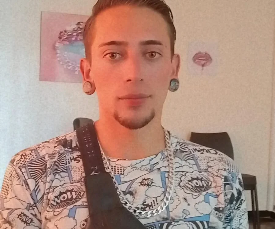 danniel_hot offline chatrum