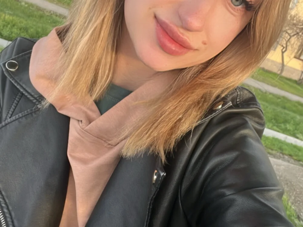 Ruslana8 Adlı Modelin Çevrimdışı XXX Sohbeti