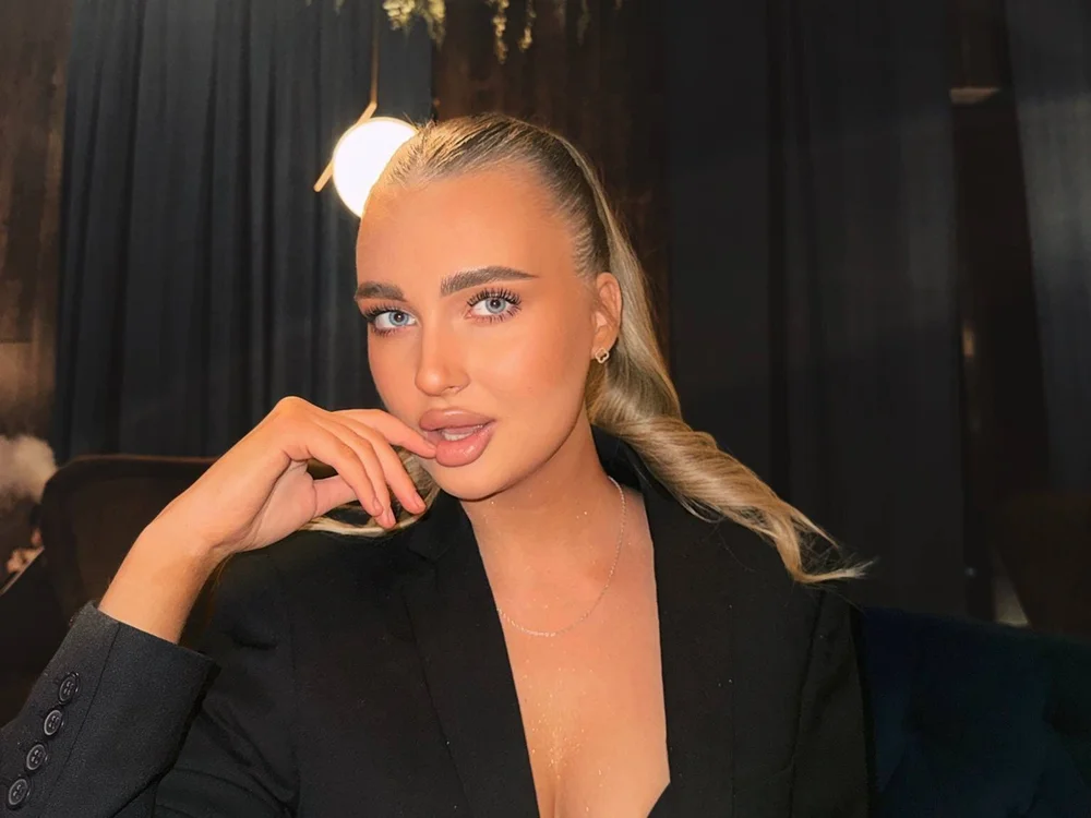 StellaRoberts Offline XXX-chat