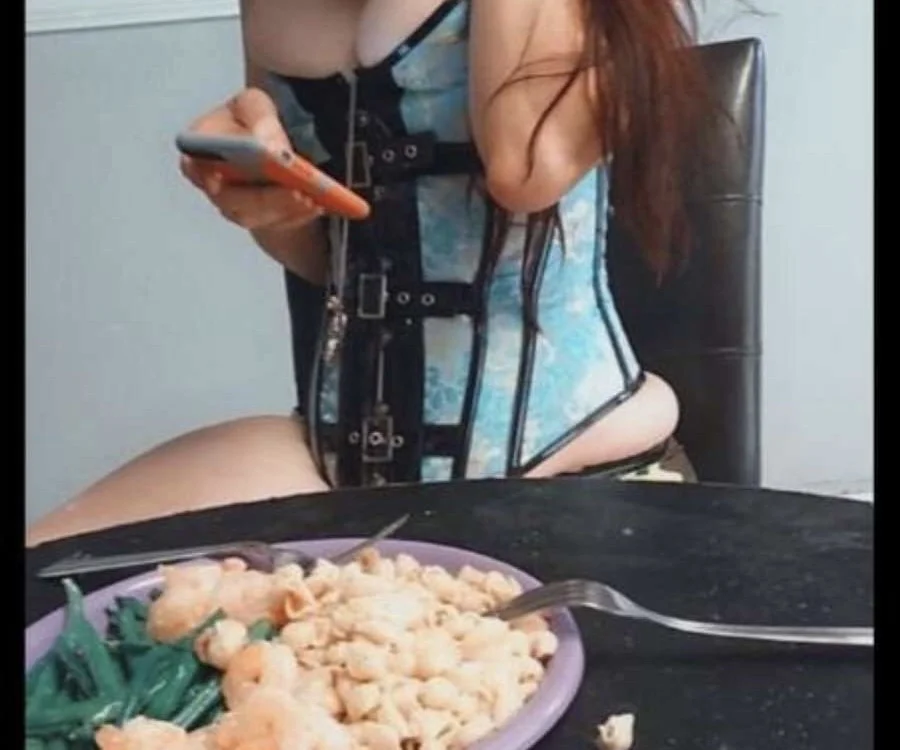 DaddysBelle's Offline Chat Room