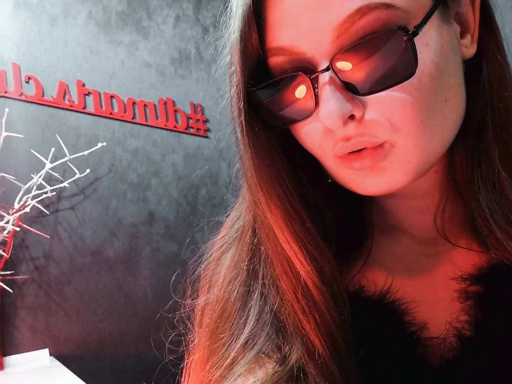 Wolf_Girll's Offline Chat Room