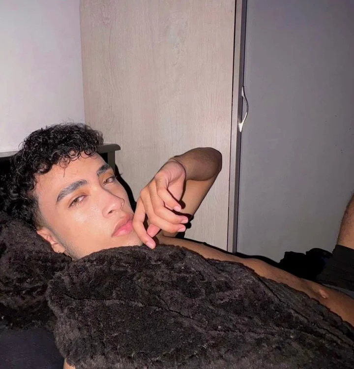 Im_Darekn Offline XXX chat