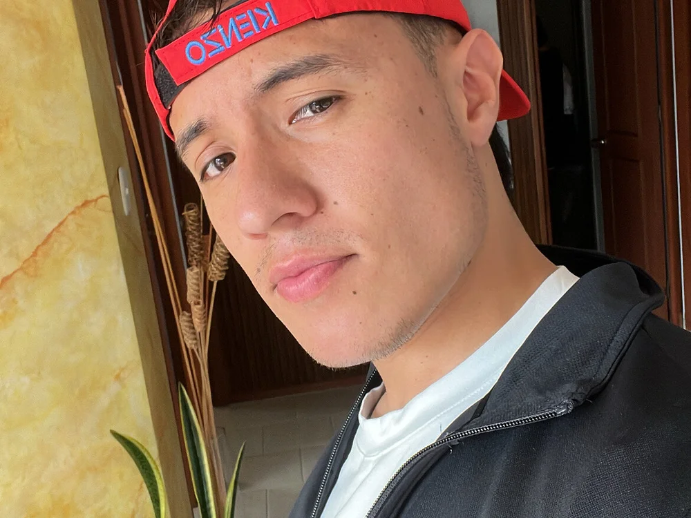 ห้องแชทออฟไลน์ของ JulianMiami1012