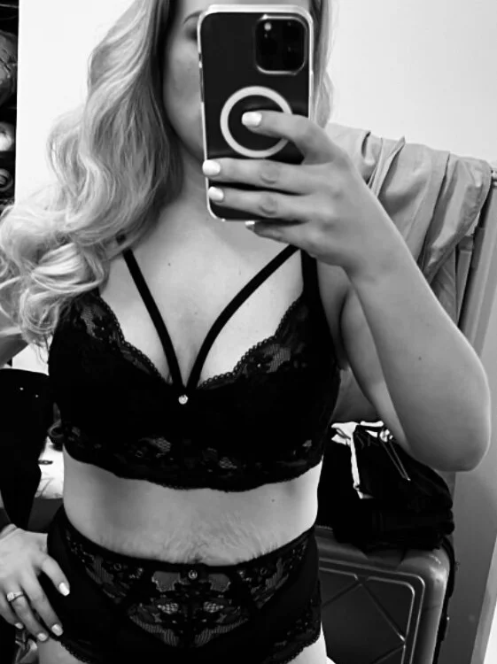 Sienna-Skye's Offline XXX Chat