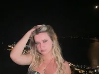 LinhStow's webcam live show