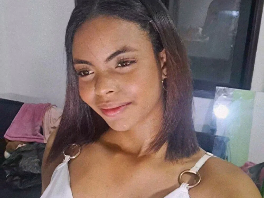 Natinat23's Offline XXX Chat