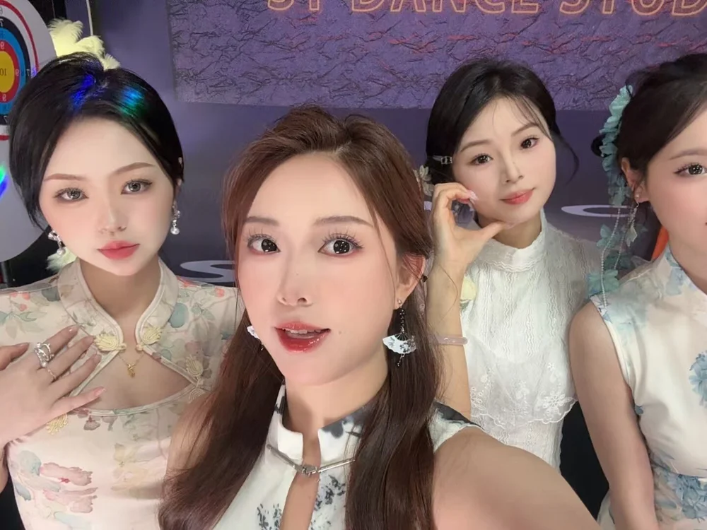 sy-lovegirls' Offline XXX Chat