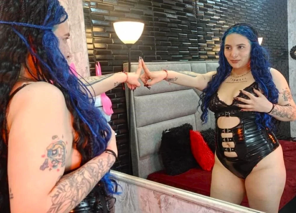 SuzanneFoster's Offline Chat Room