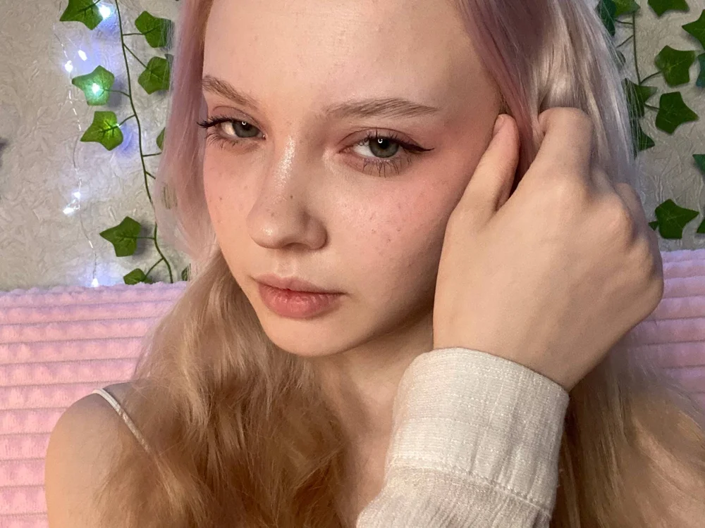 _CloudNine_n Offline XXX chat