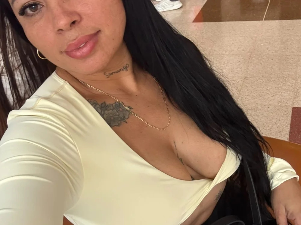 MiaRioss_ cover photo