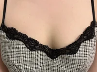 fu-fude_haishin_wife
