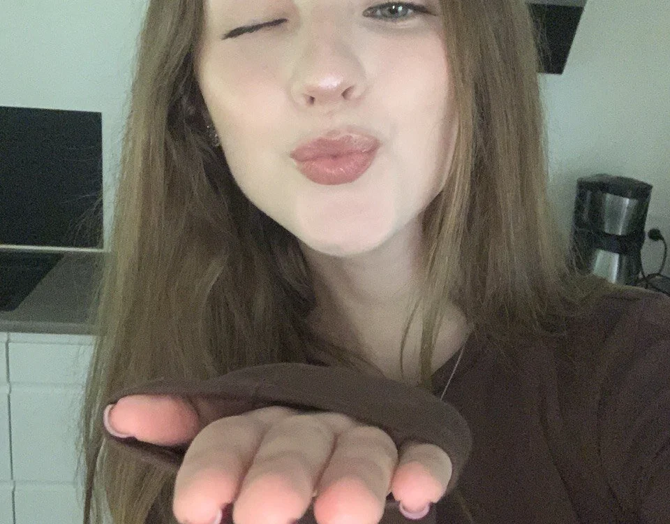 alisabliss' Offline XXX Chat