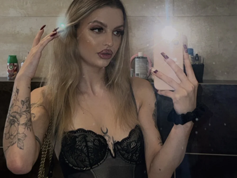 Офлайн-чат XXX BlankaXCute