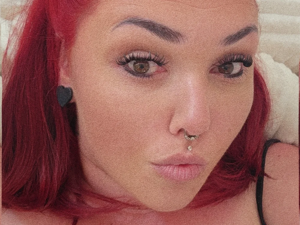 CurvyBonnie_XO Chat XXX offline