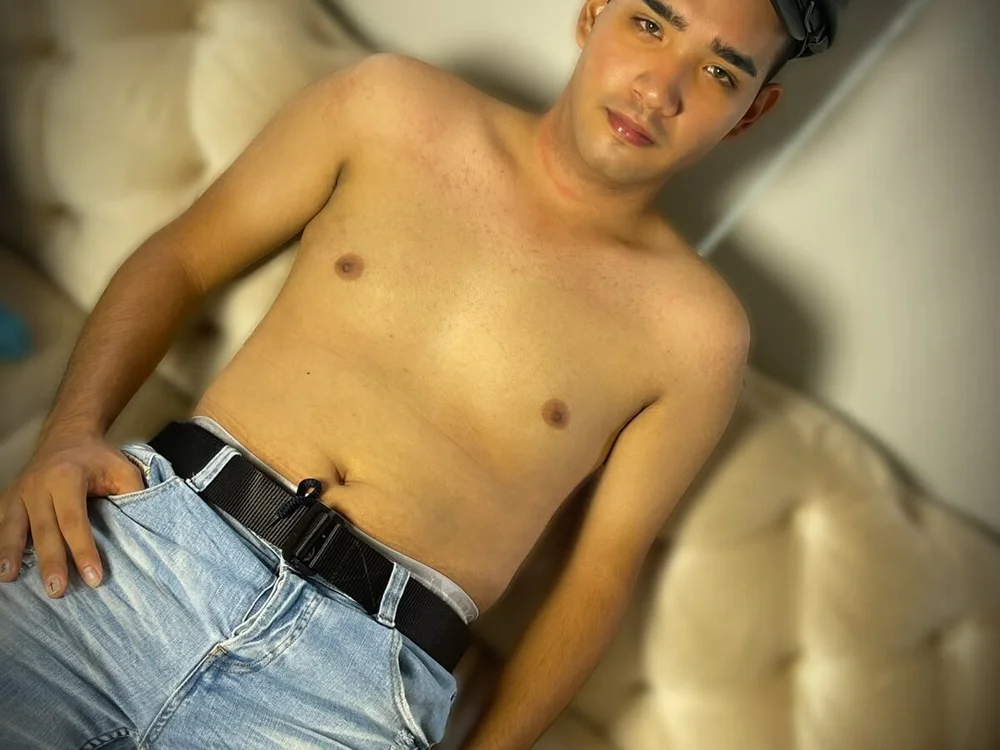 Maxximo_Stone Chat XXX offline