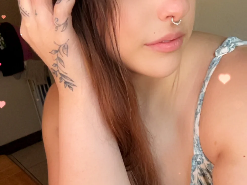 emo_milf's Offline Chat Room