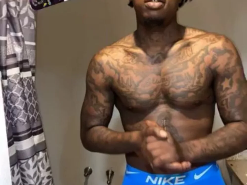 squirmxx10 離線 XXX 聊天