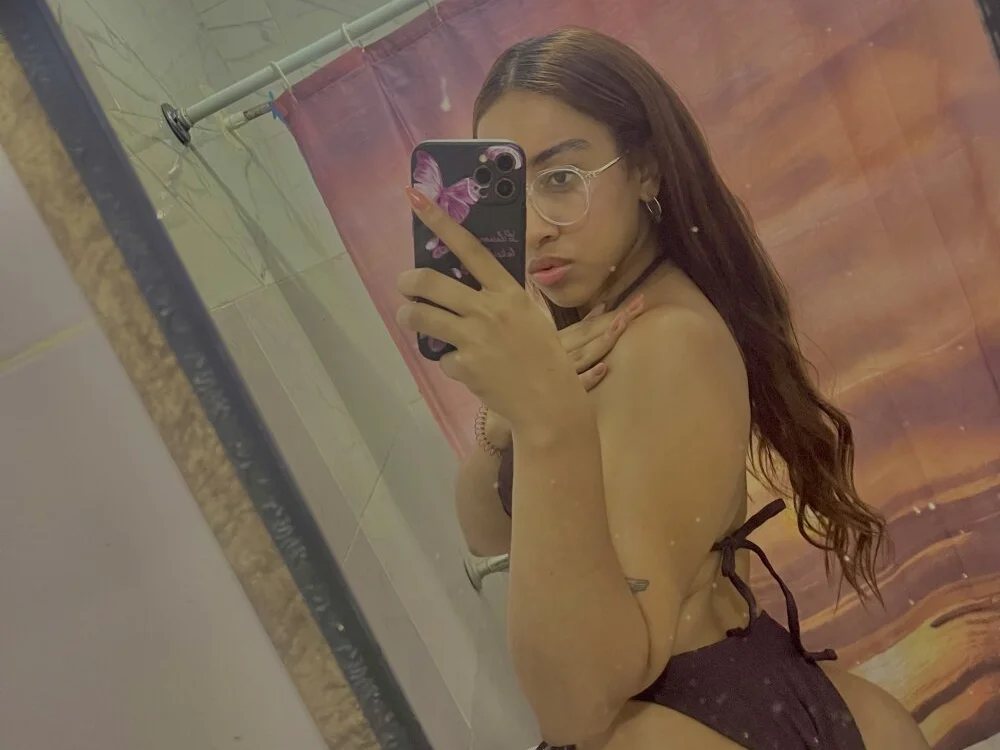 flore-cita's Offline XXX Chat