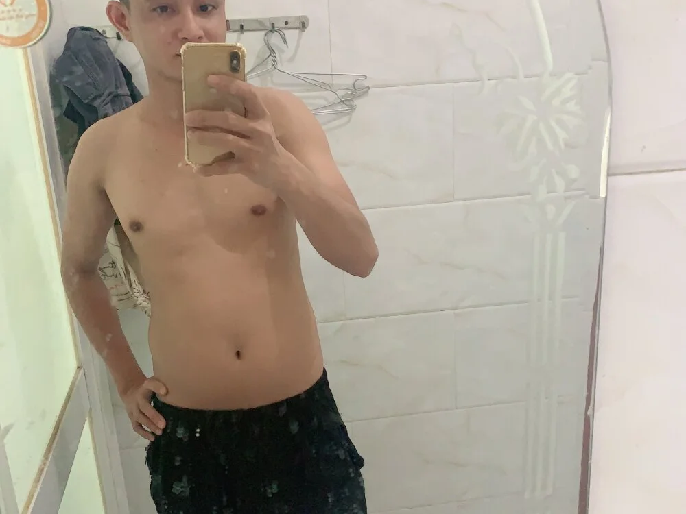 hoangtz Offline XXX-chat