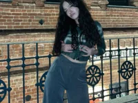 Mulan_Lo's webcam live show