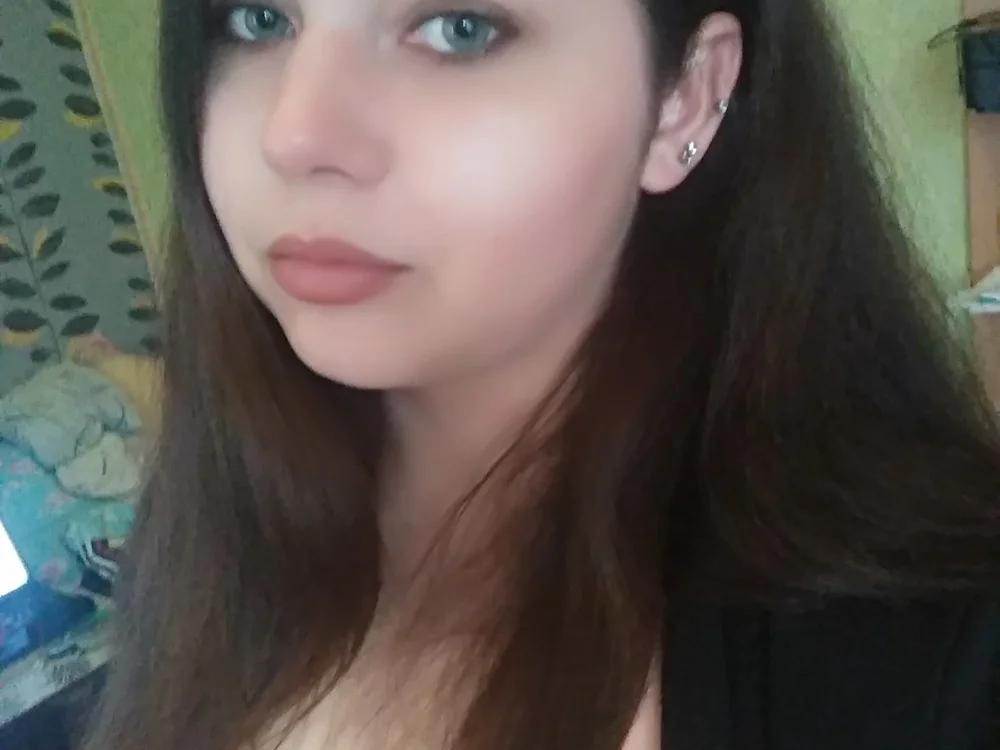 NikkiSkyblue's Offline XXX Chat