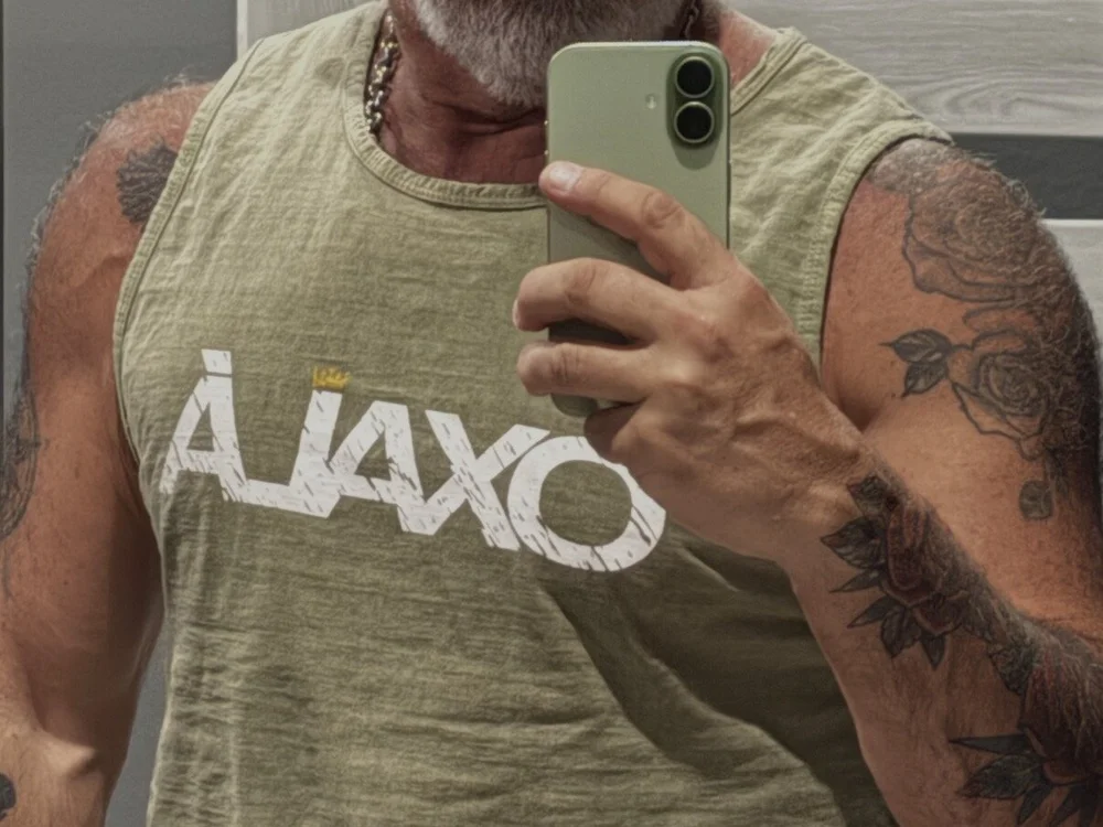 Brazil-Hung-Muscled's Offline XXX Chat