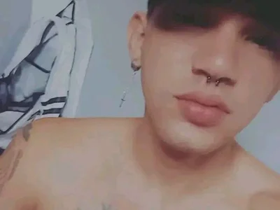 Darielking23 — live male cam