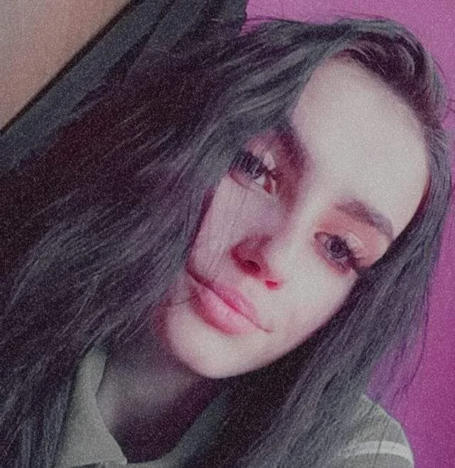 Petittebriella's Offline XXX Chat