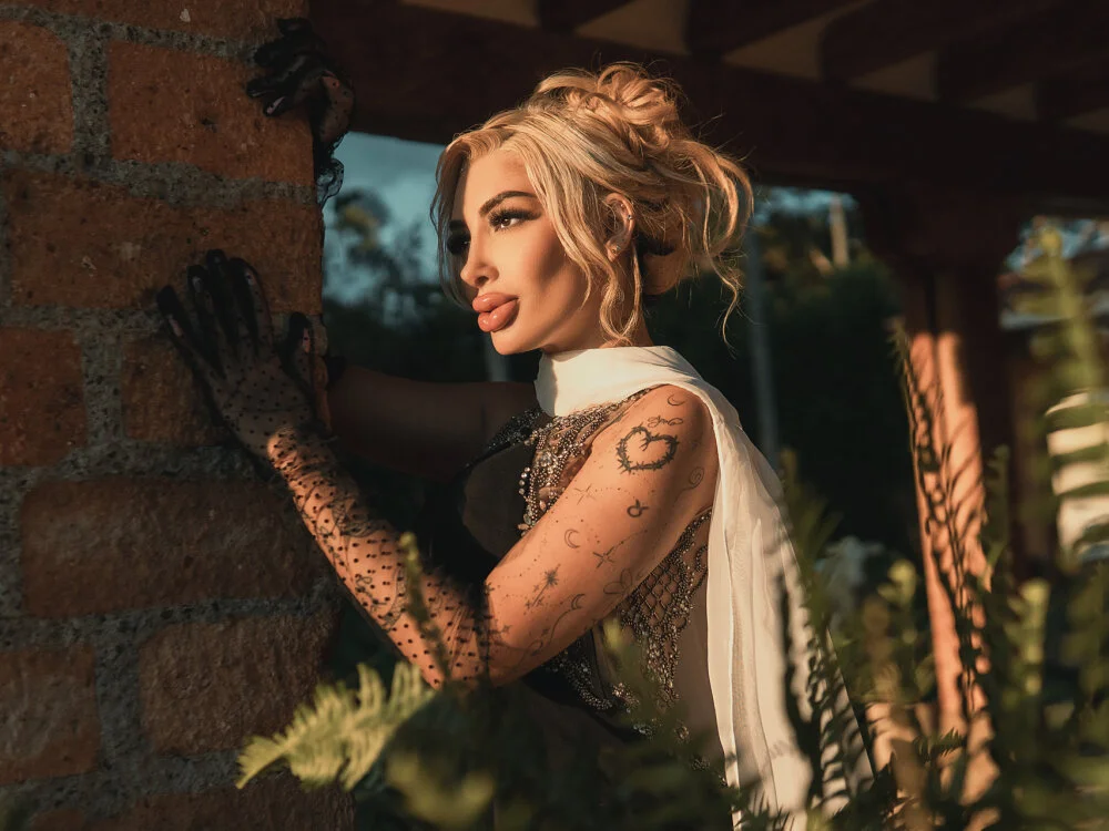 SophiePalmer Adlı Modelin Çevrimdışı XXX Sohbeti