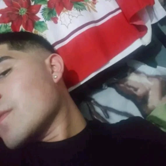 AngelPerezJr offline XXX-chat