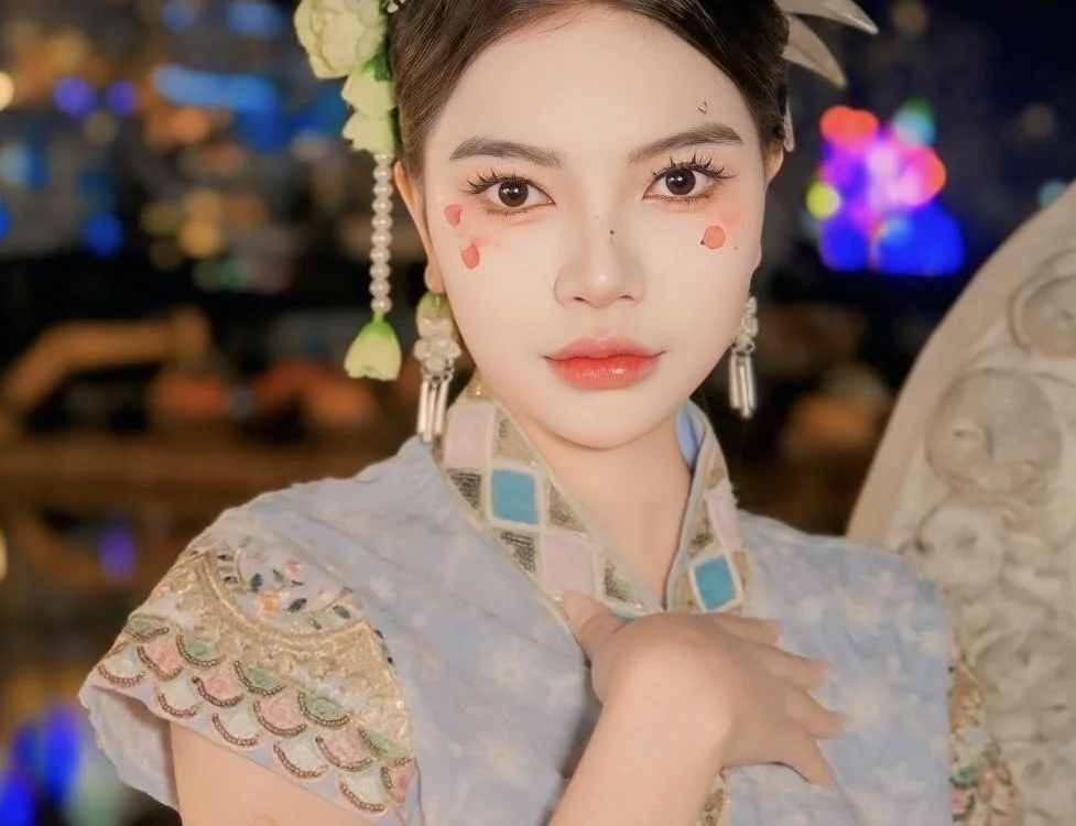 laosgirls001 Adlı Modelin Çevrimdışı XXX Sohbeti