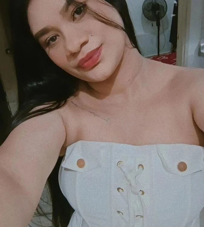 miia_sofiaa_'s Offline Chat Room